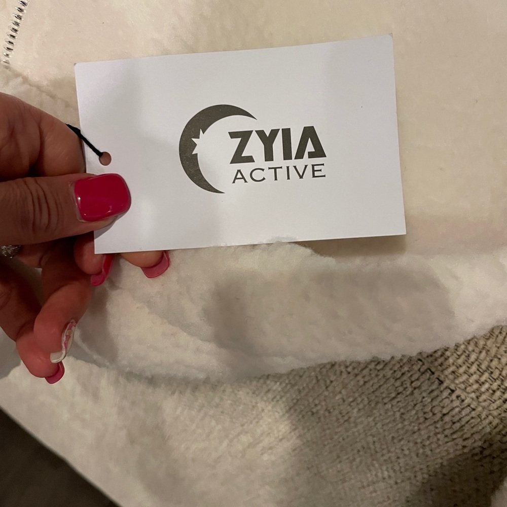 Zyia fleece jacket - Picture 12 of 13